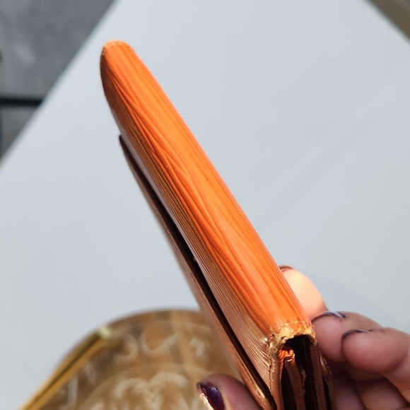 Louis Vuitton Epi Leather Double Snap Wallet in Congnac Color w/ COA - Picture 14 of 14